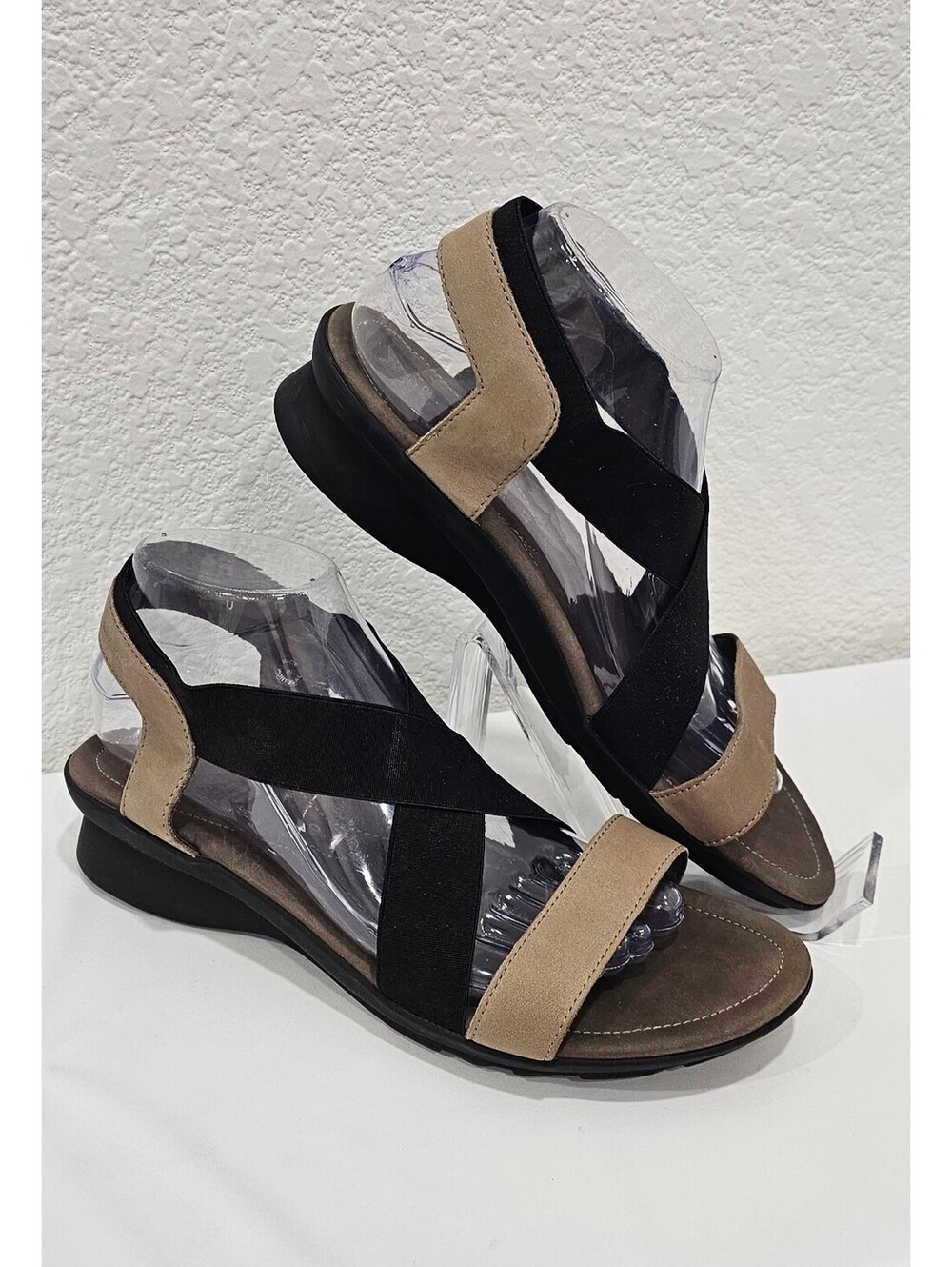 Mephisto Women’s Sandals Size 10 EU 40 Taupe Black Leather Elastic Comfort